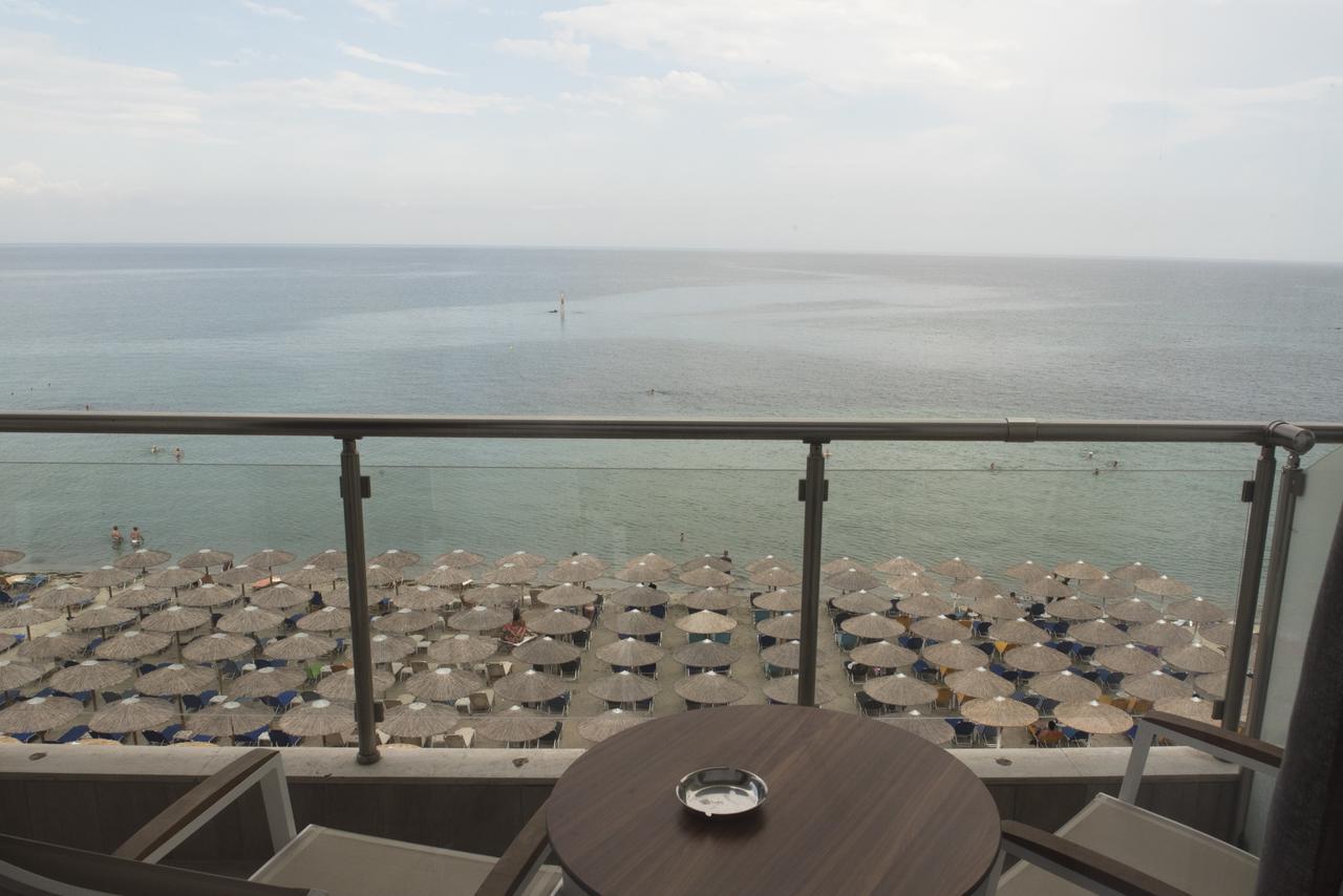 Mistral Hotel Paralía Kültér fotó
