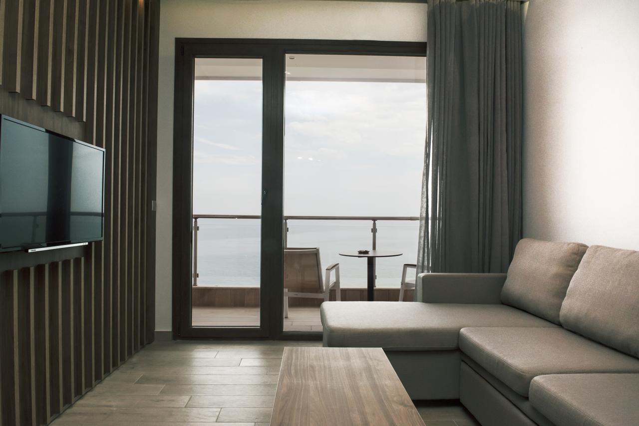 Mistral Hotel Paralía Kültér fotó